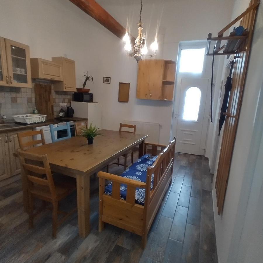 Apartment Old Buda Family *