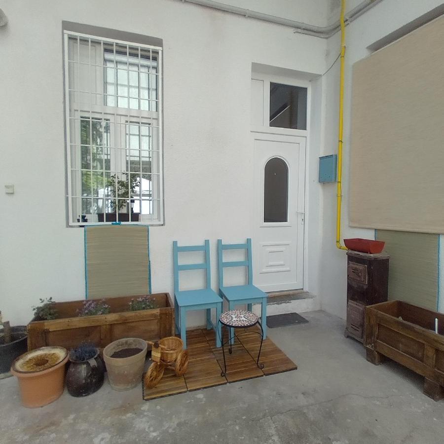 Old Buda Family Apartment