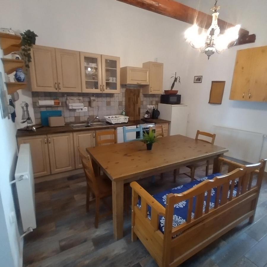 Old Buda Family Apartment *
