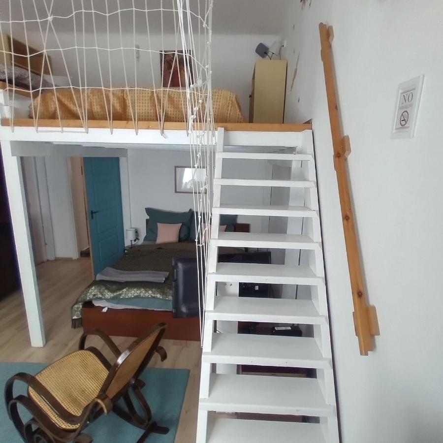 Old Buda Family Apartment *